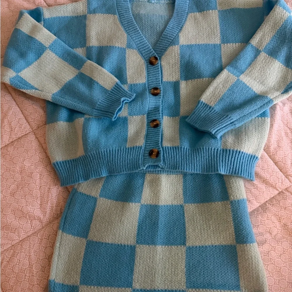 Chic Blue and Green Checkered Cardigan Set - Picture 4 of 5
